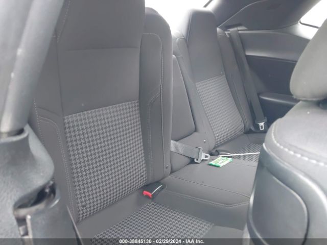 2C3CDZAG9GH138535 Dodge Challenger Sxt