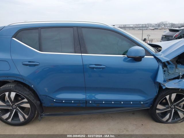 YV4L12UE4R2228870 Volvo Xc40 B5 Plus Bright Theme