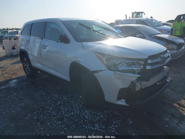 Toyota Highlander Le 2019 5TDZARFH7KS055048 Image 1