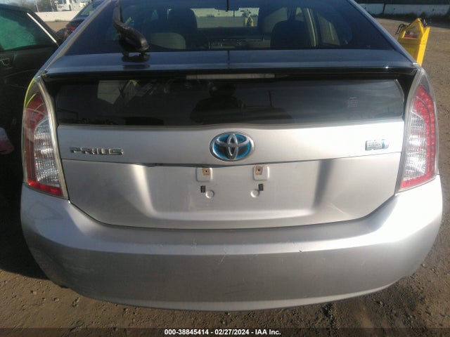 Toyota Prius Two 2015 JTDKN3DU9F1932225 Image 17