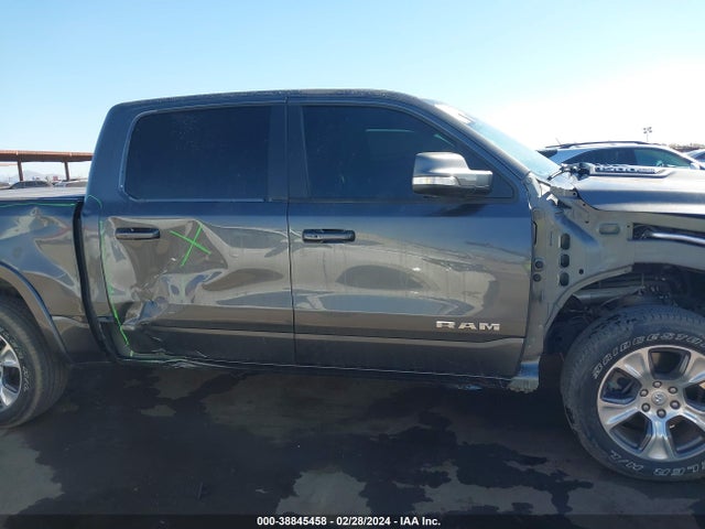RAM 1500 Laramie  4x4 5'7 Box 2022 1C6SRFJT7NN141935 Image 14