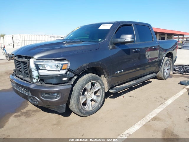 RAM 1500 Laramie  4x4 5'7 Box 2022 1C6SRFJT7NN141935 Image 2