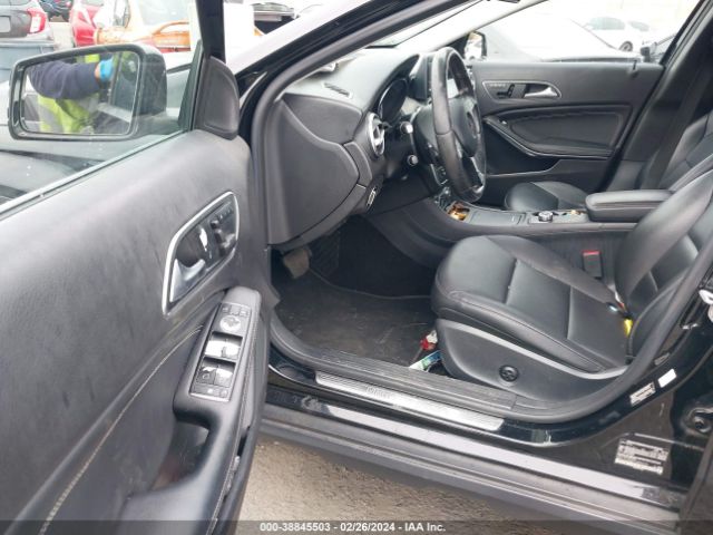 WDCTG4GB7FJ099775 Mercedes-Benz Gla 250 4matic