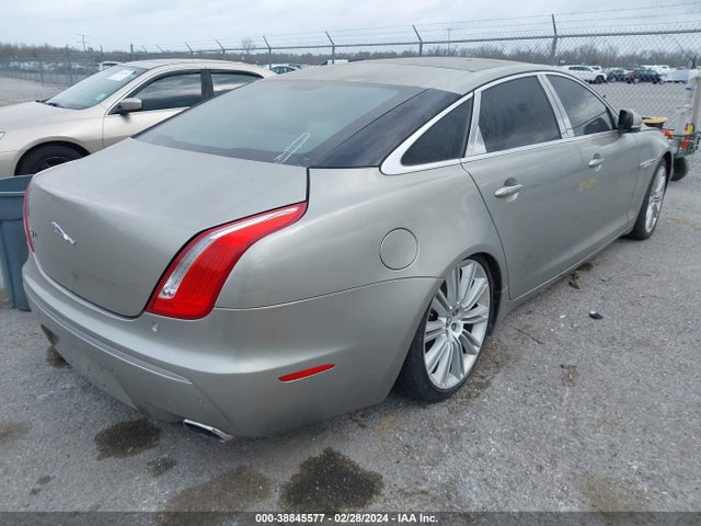 2011 JAGUAR XJ SAJWA2GB1BLV04781 Photo 3