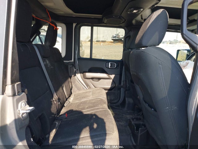 1C4HJXEN7JW249925 Jeep Wrangler Unlimited Sahara 4x4