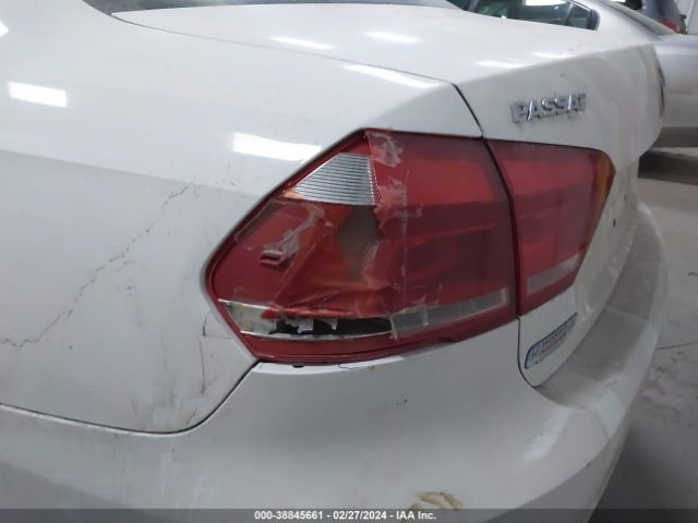 1VWAS7A36FC082689 Volkswagen Passat 1.8t S