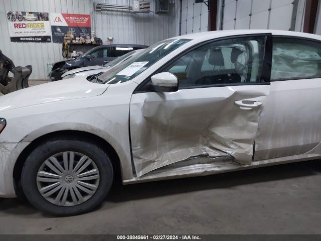 1VWAS7A36FC082689 Volkswagen Passat 1.8t S