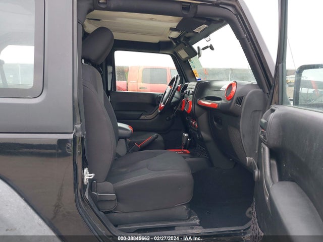 1C4GJWAG3GL204617 Jeep Wrangler Sport