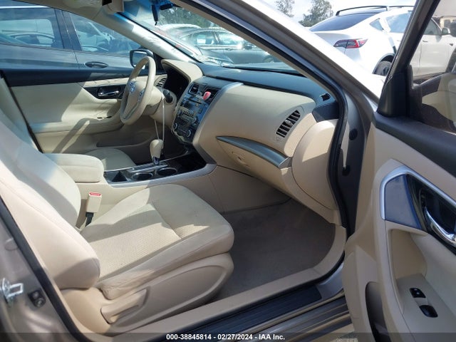 Nissan Altima 2.5 S 2014 1N4AL3AP2EN255628 Image 5