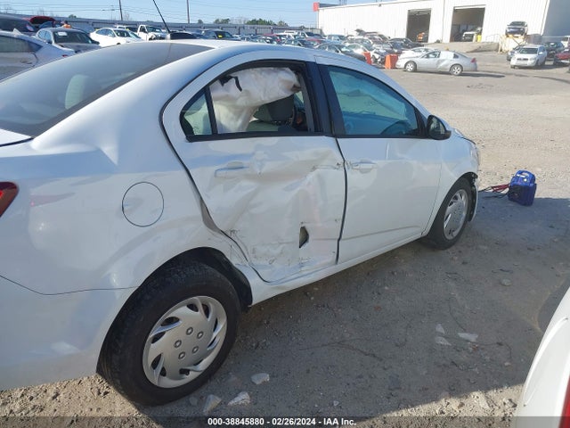 Chevrolet Sonic Ls Auto 2017 1G1JB5SH8H4103923 Image 6