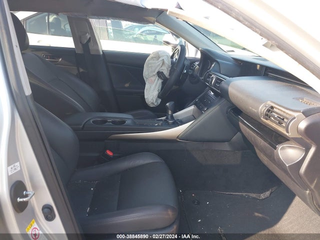 JTHBA1D29J5077735 Lexus IS 300