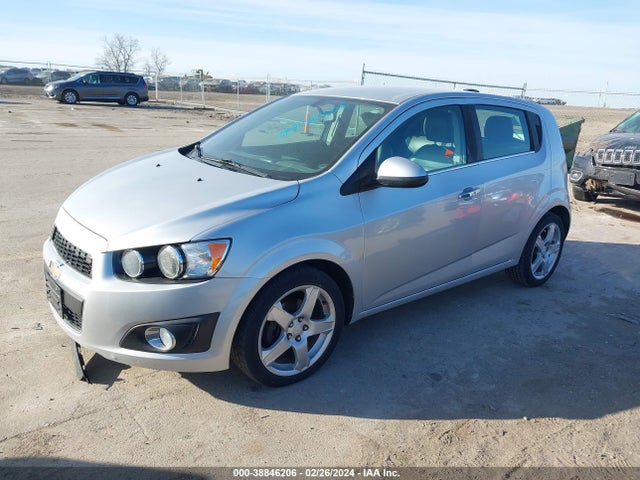 Chevrolet Sonic Ltz Auto 2015 1G1JE6SB2F4123400 Image 2