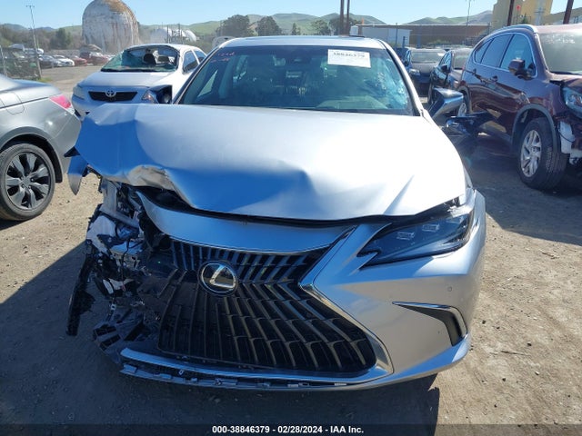58AEA1C14RU042498 Lexus Es 300h Luxury