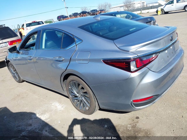 58AEA1C14RU042498 Lexus Es 300h Luxury