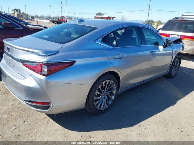 58AEA1C14RU042498 Lexus Es 300h Luxury