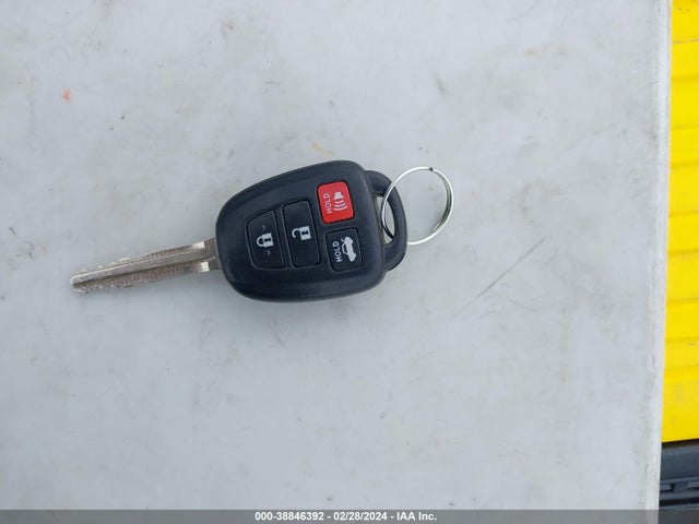Toyota COROLLA LE 2018 2T1BURHE7JC118927 Image 11