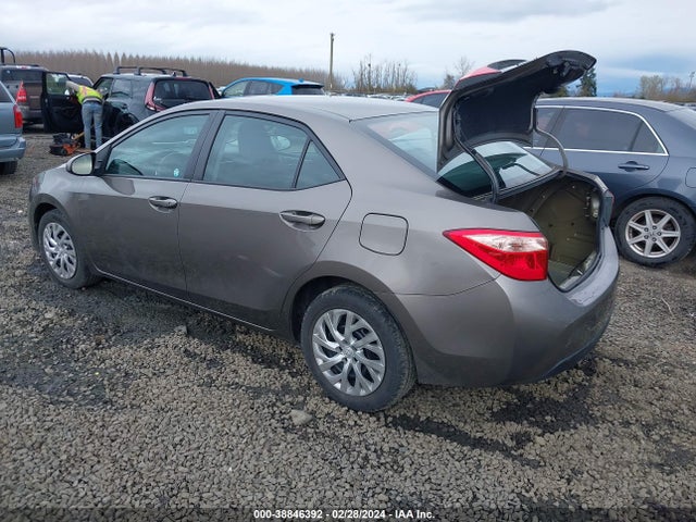 Toyota COROLLA LE 2018 2T1BURHE7JC118927 Image 3