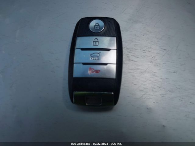 KNDCB3LC5H5101273 KIA NIRO LX