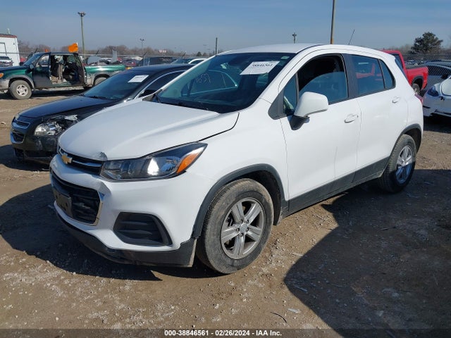 Chevrolet TRAX LS 2019 3GNCJKSB2KL392643 Image 2