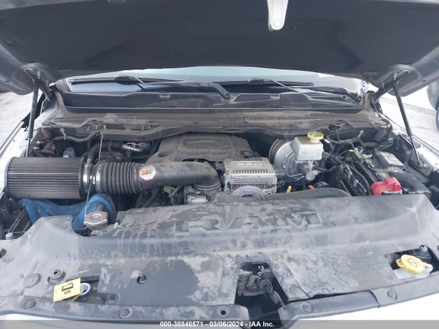 1C6RREJTXKN771663 RAM 1500 Laramie  4x2 5'7 Box