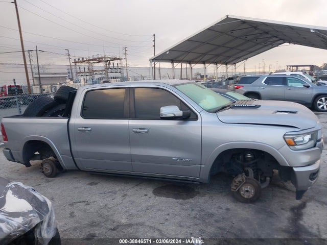 1C6RREJTXKN771663 RAM 1500 Laramie  4x2 5'7 Box