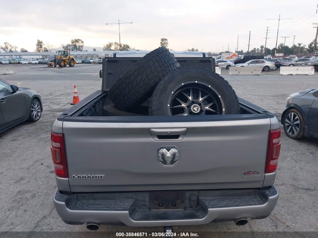 1C6RREJTXKN771663 RAM 1500 Laramie  4x2 5'7 Box