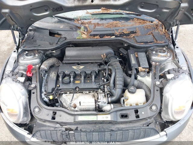 2010 MINI COOPER S WMWMF7C50ATX44565 Photo 9