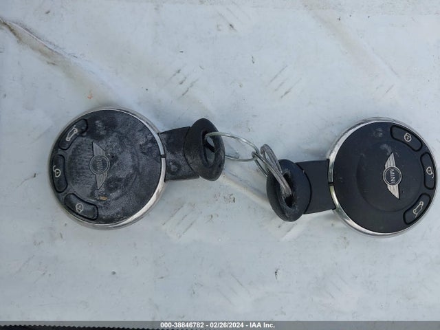 2010 MINI COOPER S WMWMF7C50ATX44565 Photo 10