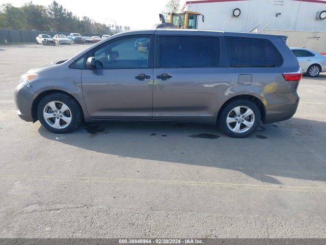 Toyota Sienna L 7 Passenger 2017 5TDZZ3DC5HS873416 Image 14
