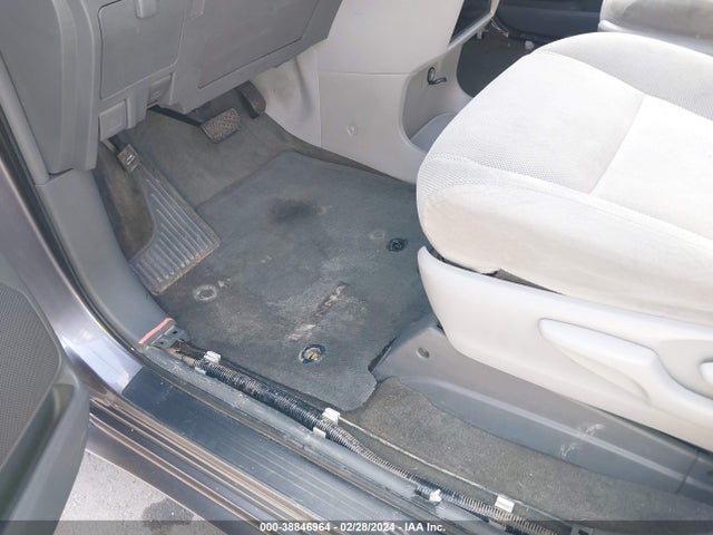 Toyota Sienna L 7 Passenger 2017 5TDZZ3DC5HS873416 Image 6