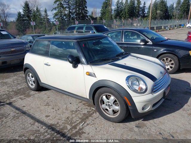 2010 MINI COOPER WMWMF3C5XATU77718 Photo 0