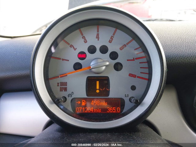 2010 MINI COOPER WMWMF3C5XATU77718 Photo 6