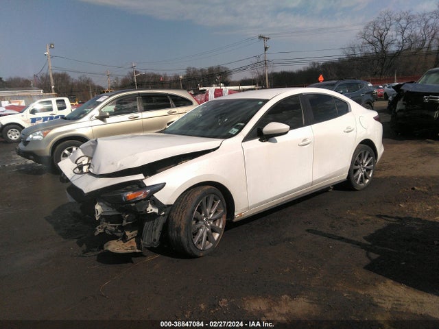 Mazda Mazda3 Preferred Package 2019 3MZBPADL8KM107695 Image 2