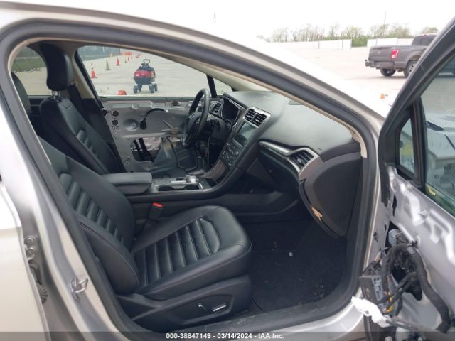 3FA6P0CD1KR170932 Ford FUSION SEL