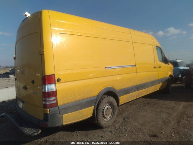 Freightliner Sprinter 2500 High  Roof 2014 WDYPE8DB5E5847962 Image 4