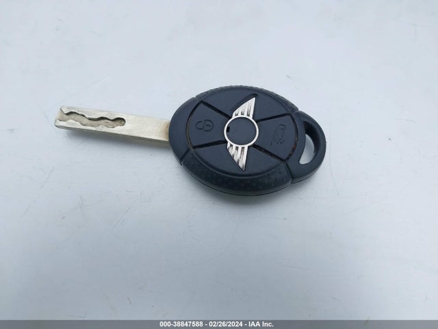 2006 MINI COOPER S WMWRE33586TJ40643 Photo 10