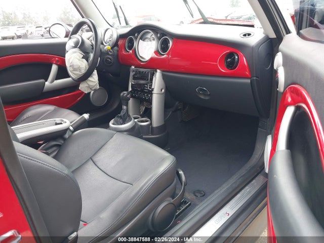 2006 MINI COOPER S WMWRE33586TJ40643 Photo 4