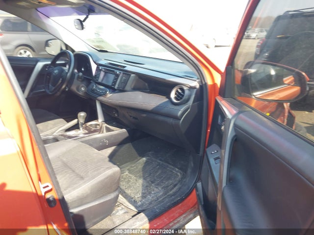 Toyota Rav4 Xle 2016 JTMRFREV9GD186400 Image 5