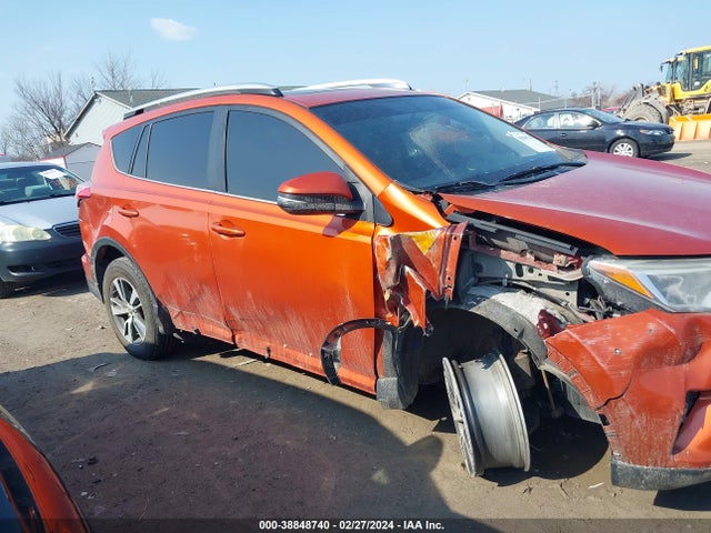 Toyota Rav4 Xle 2016 JTMRFREV9GD186400 Image 6