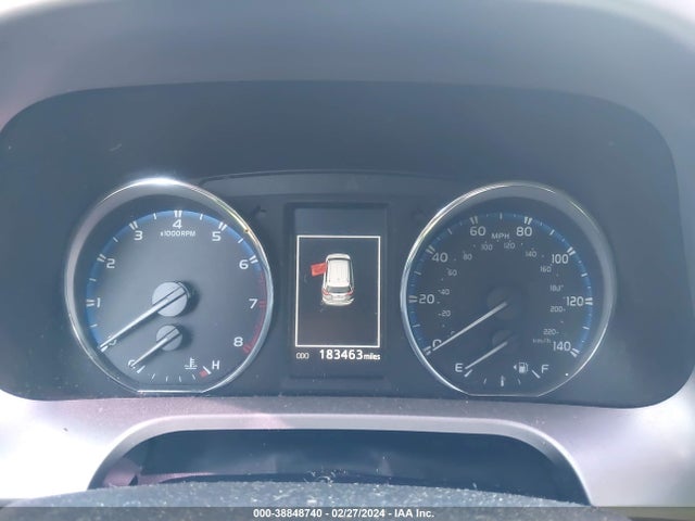 Toyota Rav4 Xle 2016 JTMRFREV9GD186400 Image 7