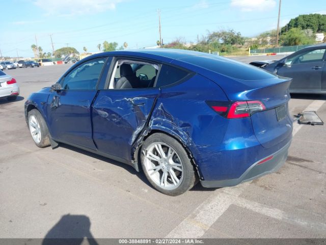 5YJYGDED9MF103927 Tesla Model Y Standard Range Rear-wheel Drive