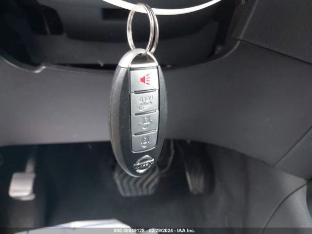 5N1AT2MV7FC785911 Nissan ROGUE SV
