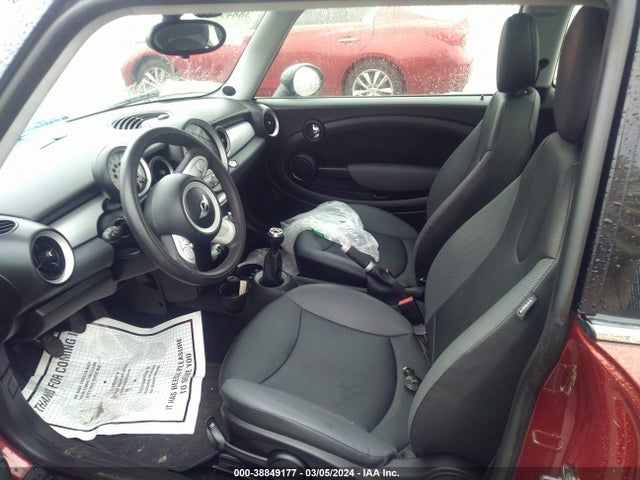 2008 MINI COOPER WMWMF33548TU67440 Photo 4