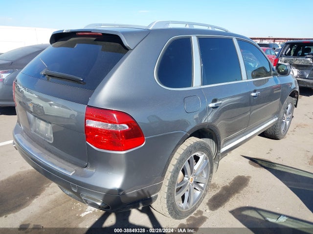 2010 PORSCHE CAYENNE WP1AA2AP3ALA06236 Photo 3