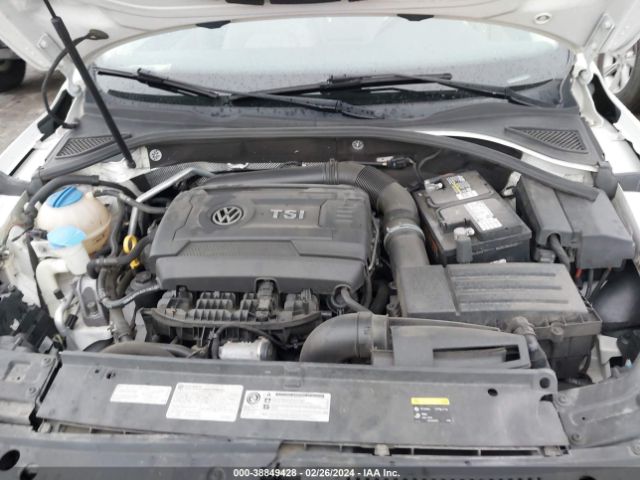 1VWBT7A37FC104135 Volkswagen Passat 1.8t Se