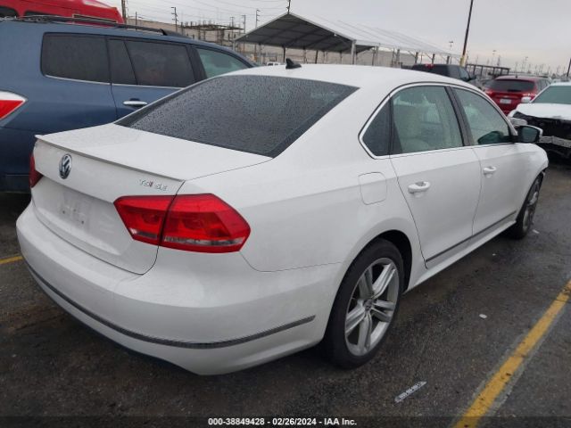 1VWBT7A37FC104135 Volkswagen Passat 1.8t Se