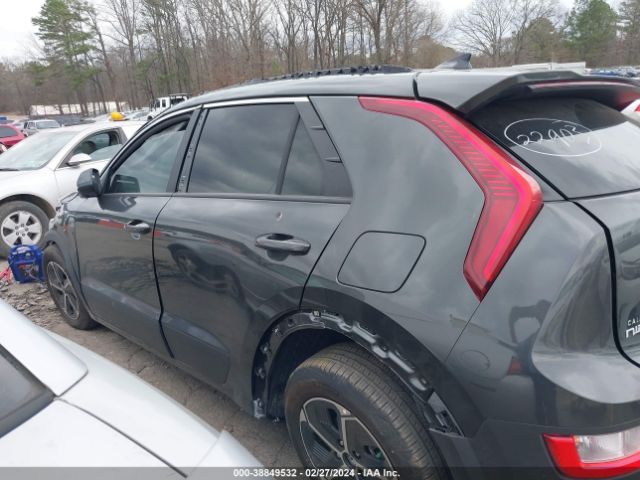 KNDCP3LE0R5121922 KIA NIRO LX