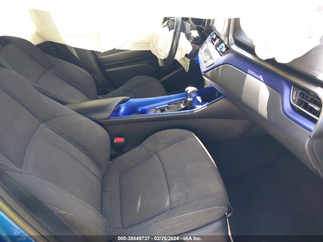 2018 TOYOTA C-HR XLE VIN: NMTKHMBX2JR020167