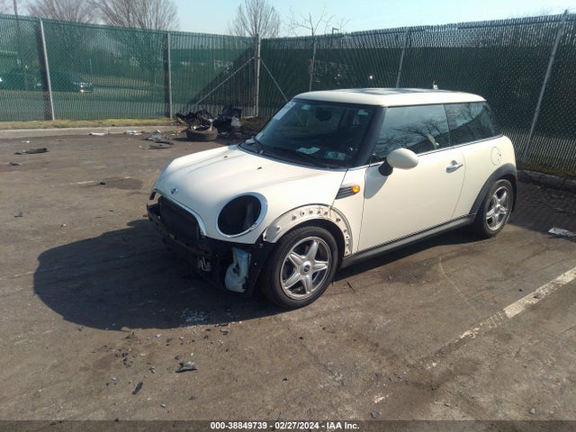 2009 MINI COOPER WMWMF33589TW76326 Photo 1