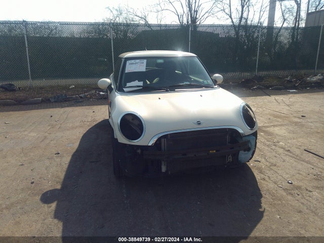 2009 MINI COOPER WMWMF33589TW76326 Photo 5